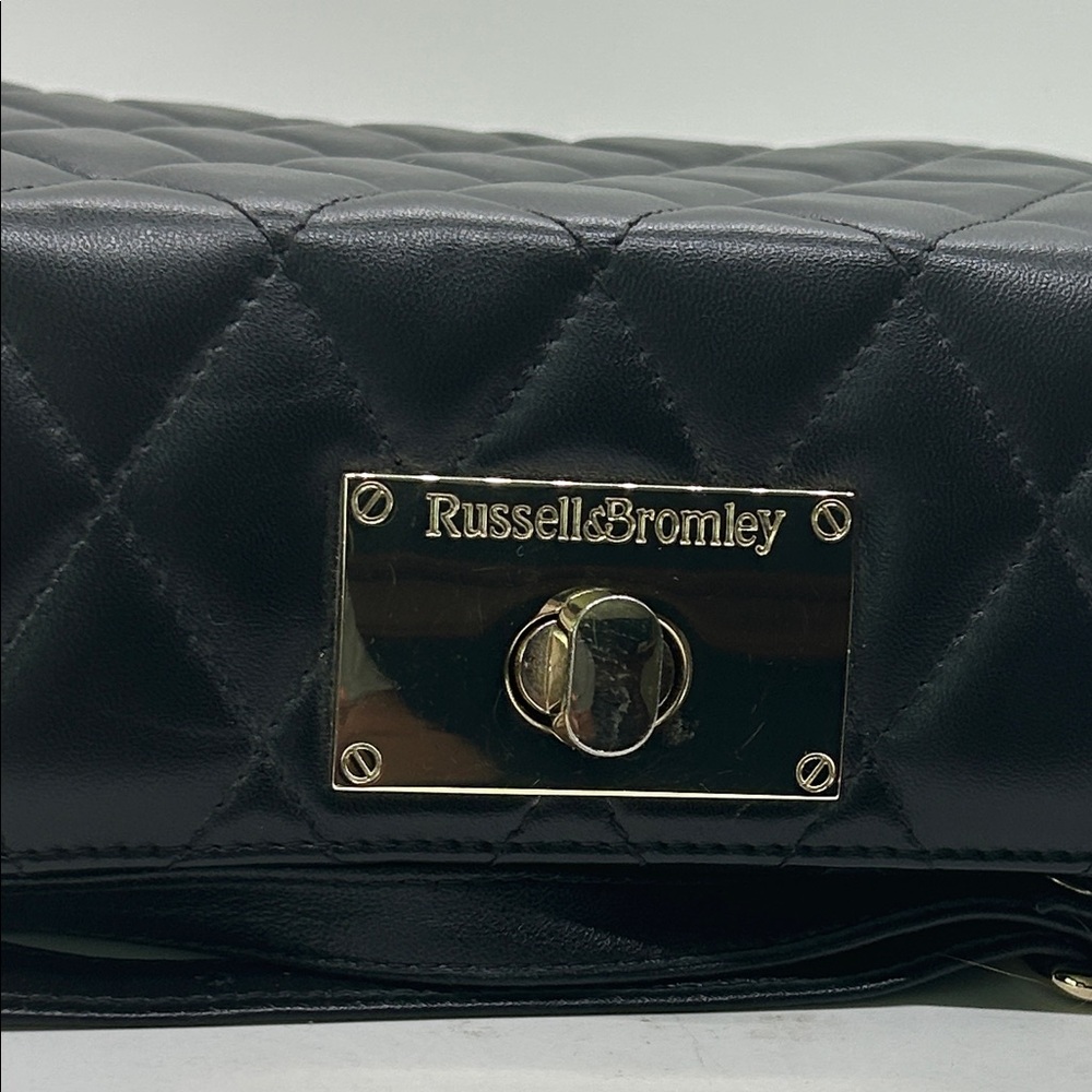 Russell & Bromley Chic Black Quilted Leather Chain Strap Crossbody Bag Purse 🌺🌺 - Picture 3 of 8